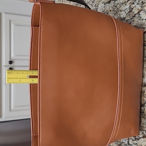 Sole Society Tan and Black Handle Purse - Picture 6 of 10
